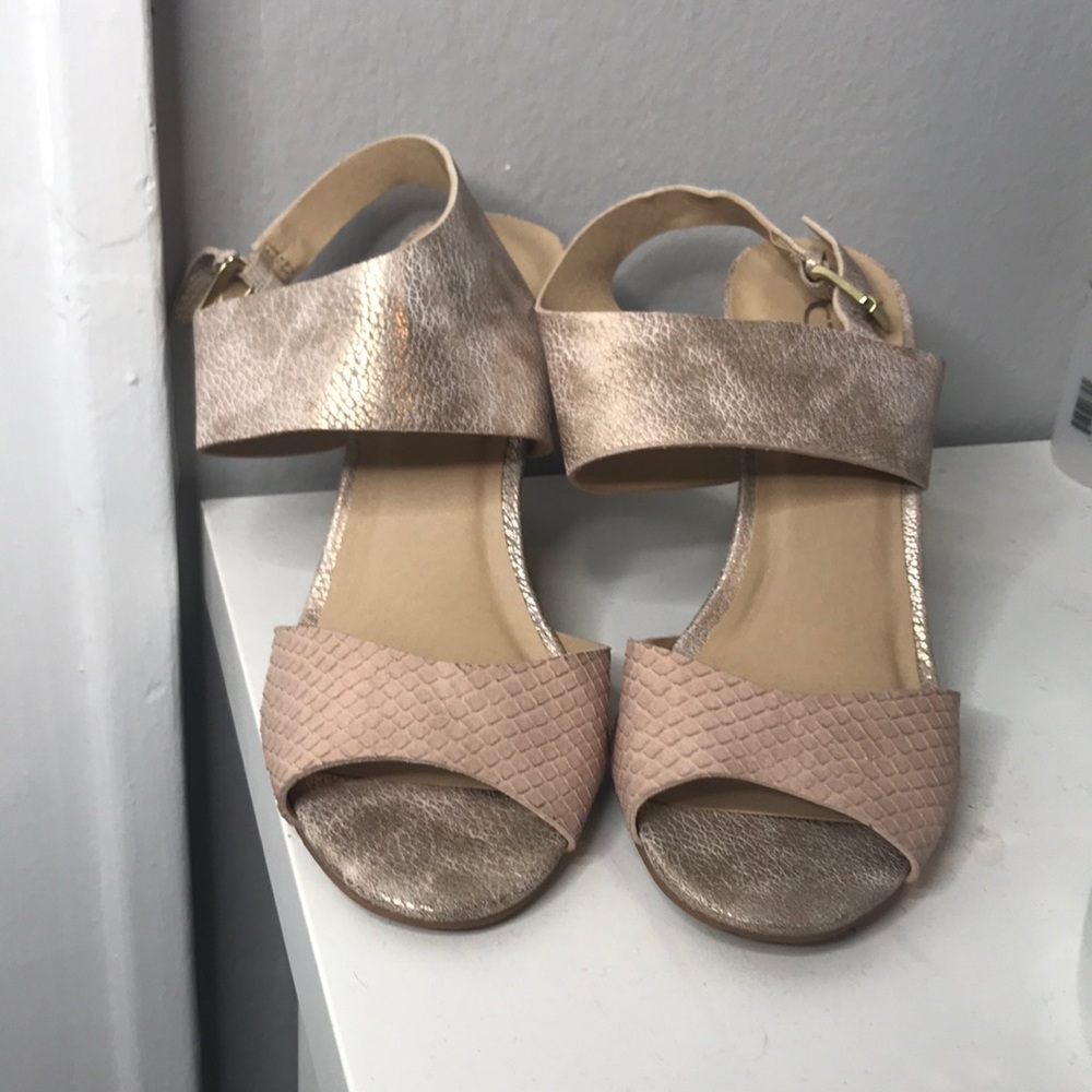 Summer wedges